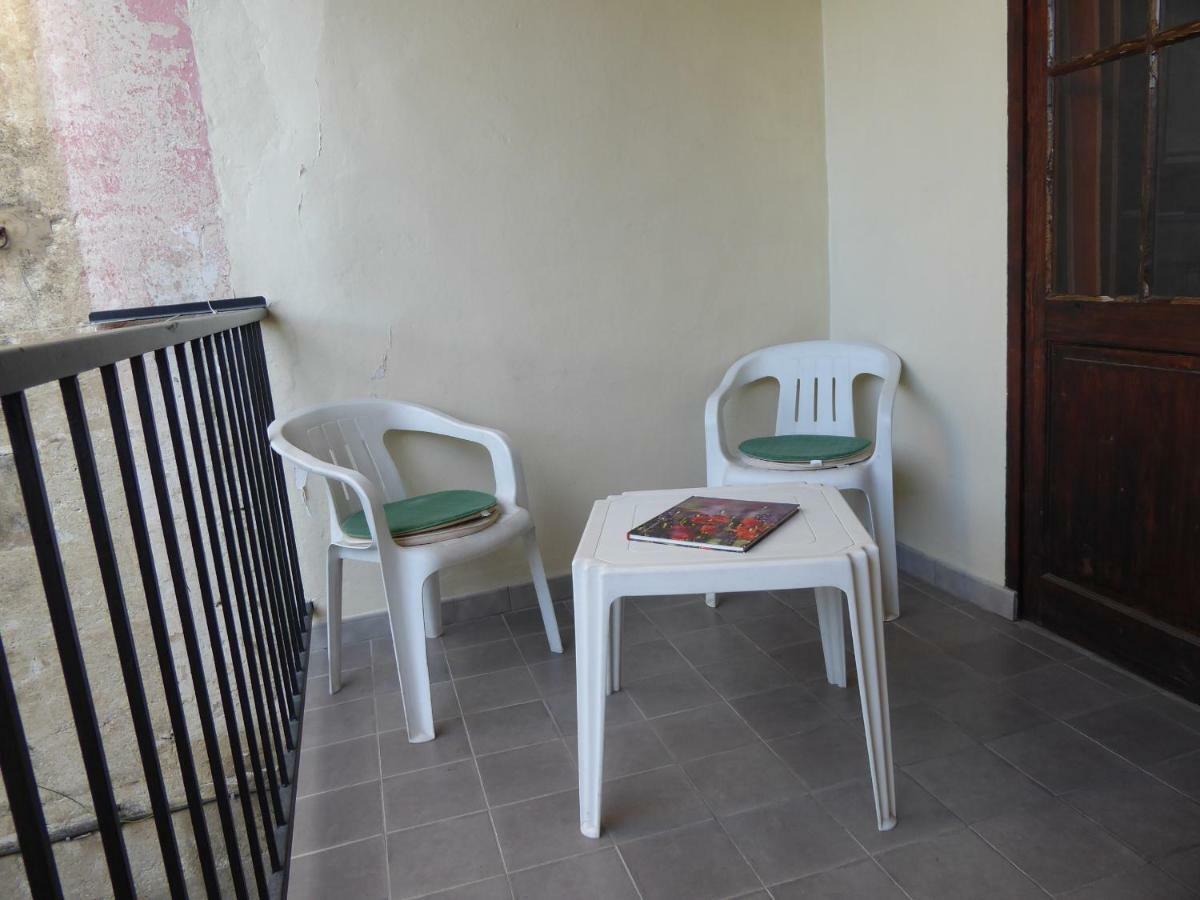 Le Logis De La Tour Apartment Авиньон Екстериор снимка
